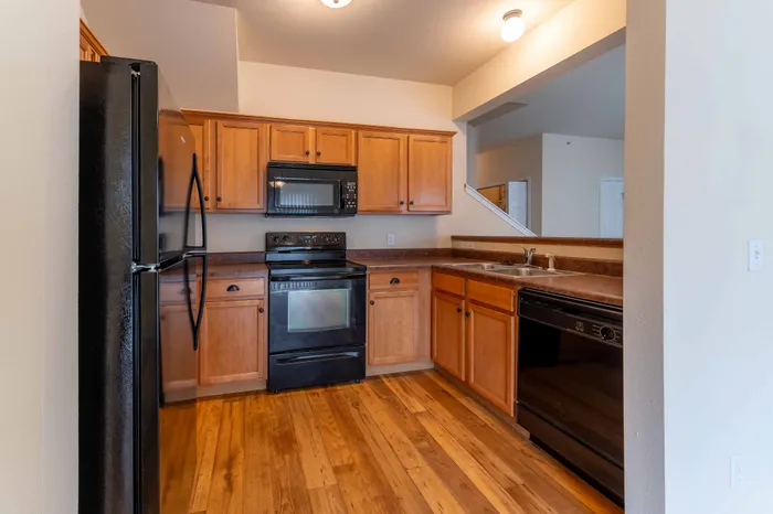 Martin-Riley-Apartment-Homes-Springfield-Missouri-Three-Bedroom-Kitchen