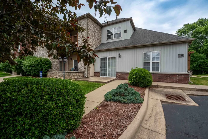 Martin-Riley-Apartment-Homes-Springfield-Missouri-Three-Bedroom-Back-Patio