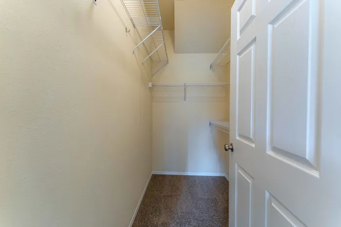 Martin-Riley-Apartment-Homes-Springfield-Missouri-Three-Bedroom-Primary-Bedroom-Closet