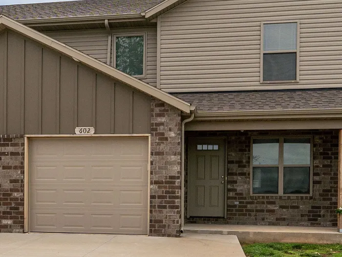 Oakwood-Heights-Townhomes-For-Rent-Republic-Missouri-Phase-2-Three-Bedroom-Unit-602-Front-Patio