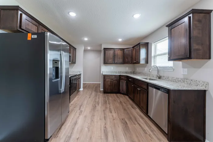 Oakwood-Heights-Townhomes-For-Rent-Republic-Missouri-Phase-2-Three-Bedroom-Unit-602-Kitchen