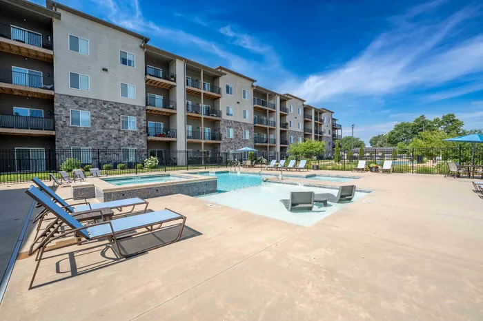 Monarch-Apartments-For-Rent-Springfield-Missouri-Amenities-Swimming-Pool