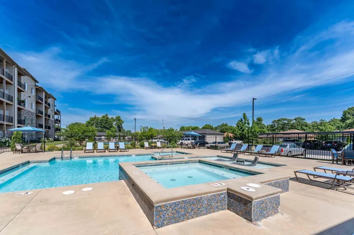Monarch-Apartments-For-Rent-Springfield-Missouri-Amenities-Swimming-Pool-And-Hot-Tub