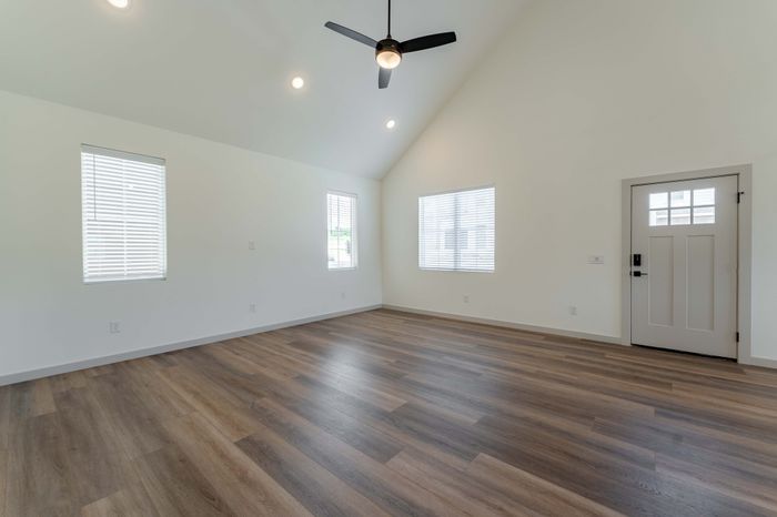 Owen-Silos-Subdivision-South-Springfield-Missouri-The-Watts-5731-Two-Bedroom-Home-Living-Room-And-Front-Door