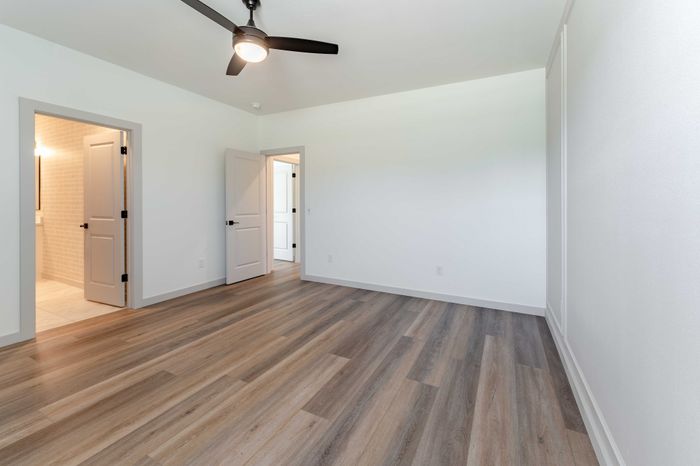 Owen-Silos-Subdivision-South-Springfield-Missouri-The-Watts-5731-Two-Bedroom-Home-Primary-Bedroom-Bathroom-Entrance