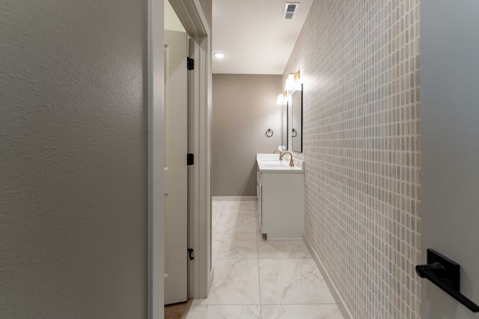 Owen-Silos-Subdivision-South-Springfield-Missouri-The-Watts-5731-Two-Bedroom-Home-Primary-Bathroom-Entrance