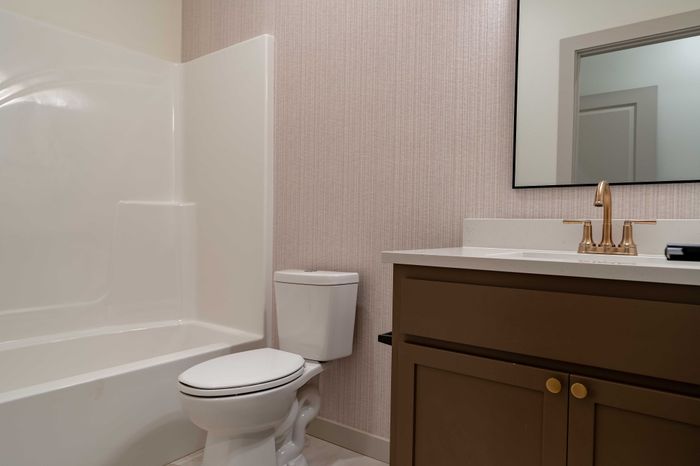 Owen-Silos-Subdivision-South-Springfield-Missouri-The-Watts-5731-Two-Bedroom-Home-Second-Bathroom