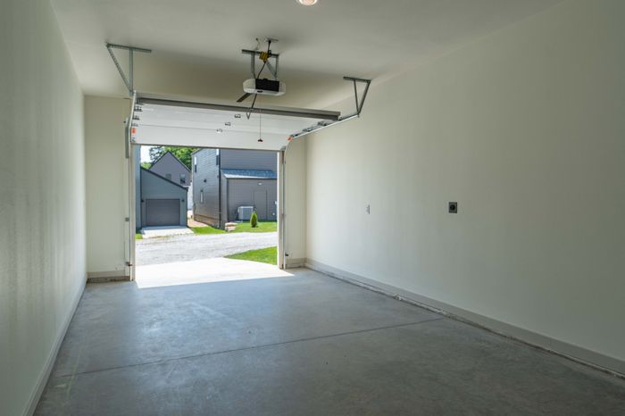 Owen-Silos-Subdivision-South-Springfield-Missouri-The-Watts-5731-Two-Bedroom-Home-Garage