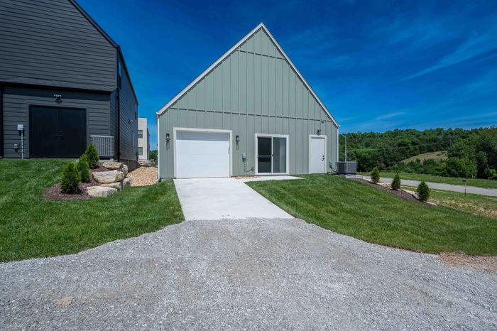 Owen-Silos-Subdivision-South-Springfield-Missouri-The-Watts-5731-Two-Bedroom-Home-Backyard-And-Patio