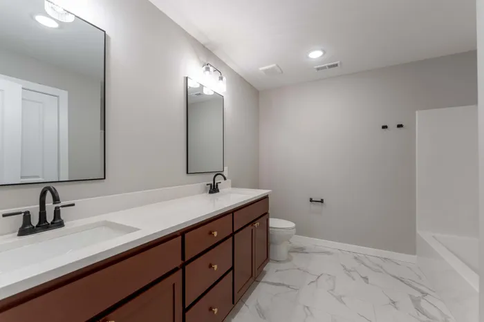 Owen-Silos-Subdivision-Springfield-Missouri-Brooks-Four-Bedroom-Second-Bathroom