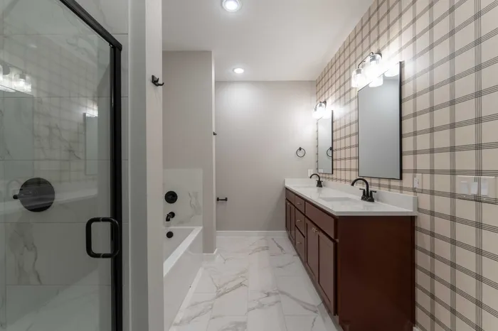 Owen-Silos-Subdivision-Springfield-Missouri-Brooks-Four-Bedroom-Primary-Bathroom