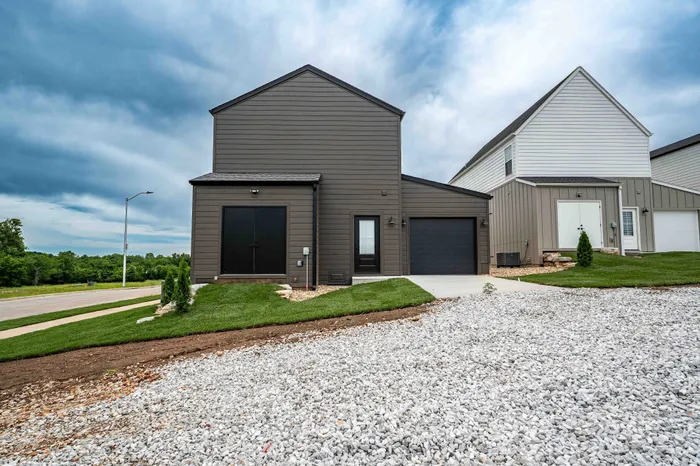 Owen-Silos-Subdivision-Springfield-Missouri-Glasford-Four-Bedroom-Back-Exteriors