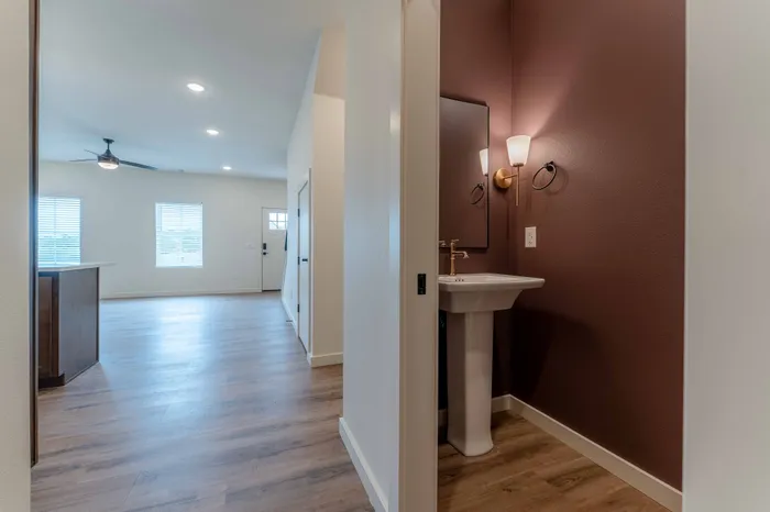 Owen-Silos-Subdivision-Springfield-Missouri-Glasford-Four-Bedroom-Downstairs-Half-Bathroom-Sink