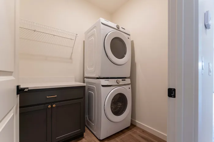 Owen-Silos-Subdivision-Springfield-Missouri-Glasford-Four-Bedroom-Laundry-Room
