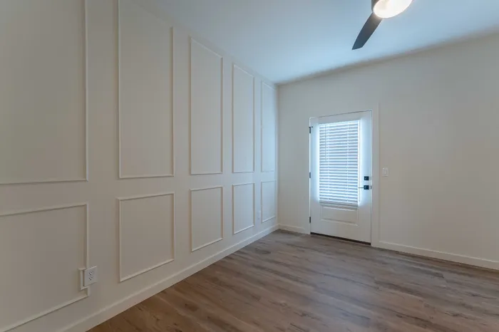 Owen-Silos-Subdivision-Springfield-Missouri-Glasford-Four-Bedroom-Primary-Bedroom-Accent-Wall