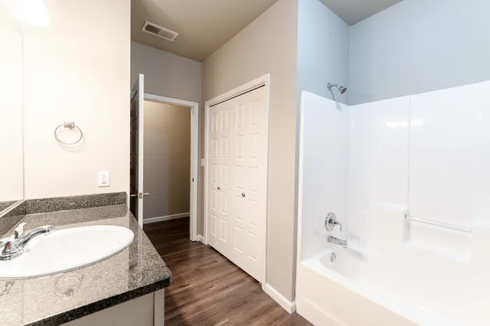 Coryell-Commons-55-Plus-Springfield-Missouri-Laney-Studio-Bathroom