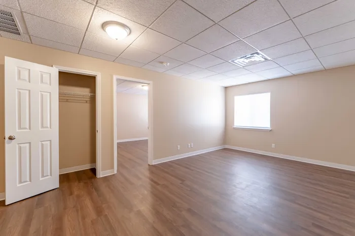 Regency-Towers-Apartments-Rountree-Neighborhood-Springfield-MO-Remodeled-1-Bedroom-Living-Room-Coat-Closet