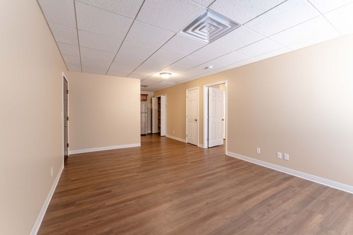 Regency-Towers-Apartments-Rountree-Neighborhood-Springfield-MO-Remodeled-1-Bedroom-Living-Room