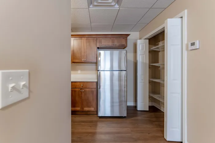Regency-Towers-Apartments-Rountree-Neighborhood-Springfield-MO-Remodeled-1-Bedroom-Kitchen-Entrance