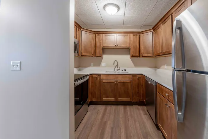 Regency-Towers-Apartments-Rountree-Neighborhood-Springfield-MO-Remodeled-1-Bedroom-Kitchen