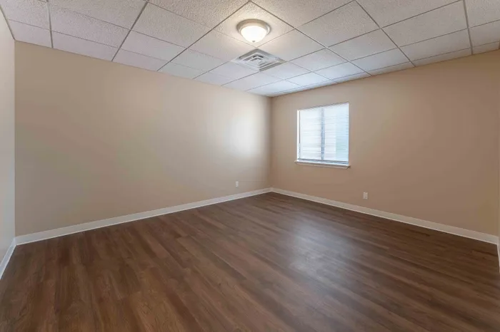 Regency-Towers-Apartments-Rountree-Neighborhood-Springfield-MO-Remodeled-1-Bedroom-Primary-Bedroom-Entrance-View