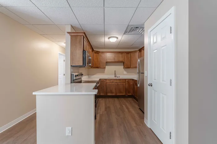 Regency-Towers-Apartments-Rountree-Neighborhood-Springfield-MO-Remodeled-2-Bedroom-Kitchen-Entrance