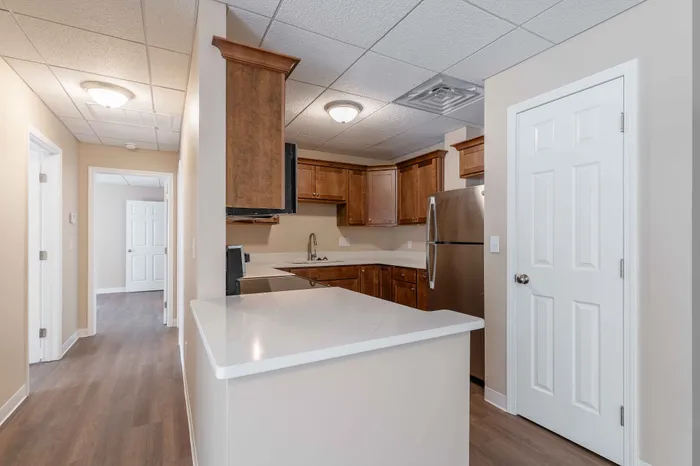 Regency-Towers-Apartments-Rountree-Neighborhood-Springfield-MO-Remodeled-2-Bedroom-Kitchen-Breakfast-Bar