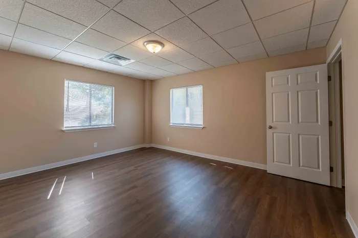 Regency-Towers-Apartments-Rountree-Neighborhood-Springfield-MO-Remodeled-2-Bedroom-Primary-Bedroom-Entrance-View