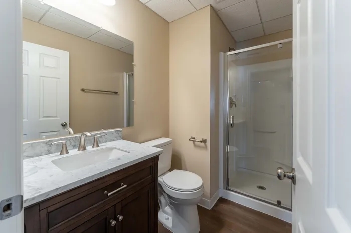 Regency-Towers-Apartments-Rountree-Neighborhood-Springfield-MO-Remodeled-2-Bedroom-Secondary-Bathroom