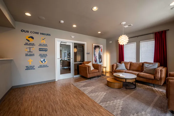 Battlefield-Park-Apartments-Springfield-Missouri-Leasing-Office-Lobby-Seating