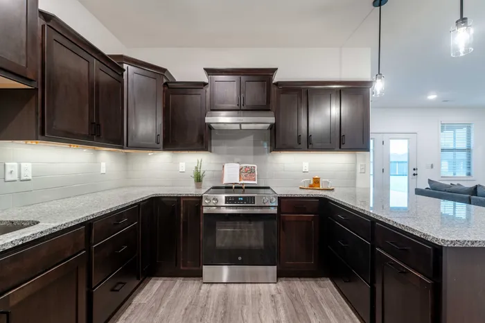 Villas-At-Anthony-Park-55-Plus-Springfield-Missouri-Homes-Staged-Two-Bedroom-Kitchen
