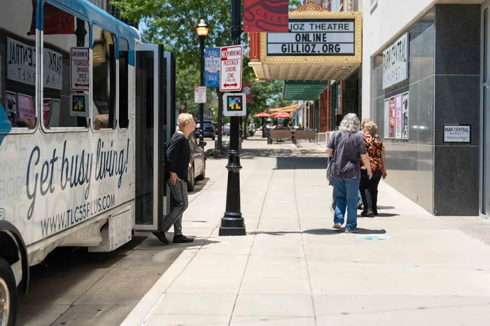 Villas-At-Anthony-Park-55-Plus-Community-Shuttle-Bus-Gillioz-Movie-Trip