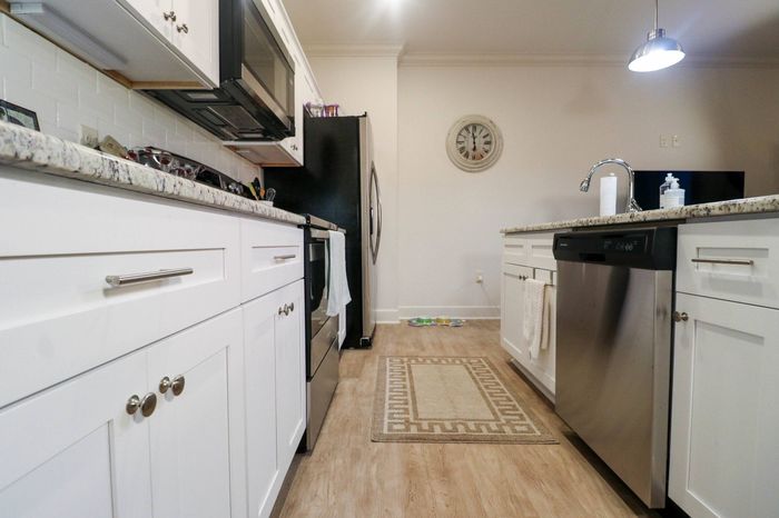 High-End Kitchen Cabinets