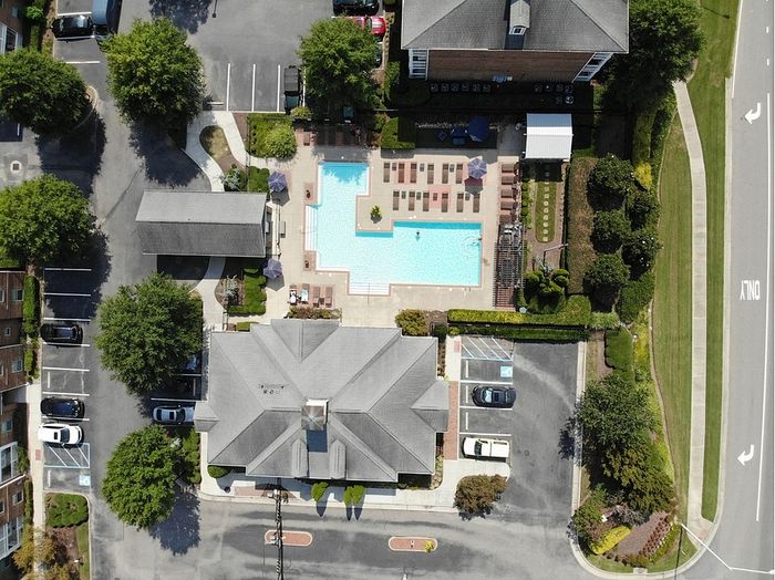 Centerville Manor - Aerial View Pool
