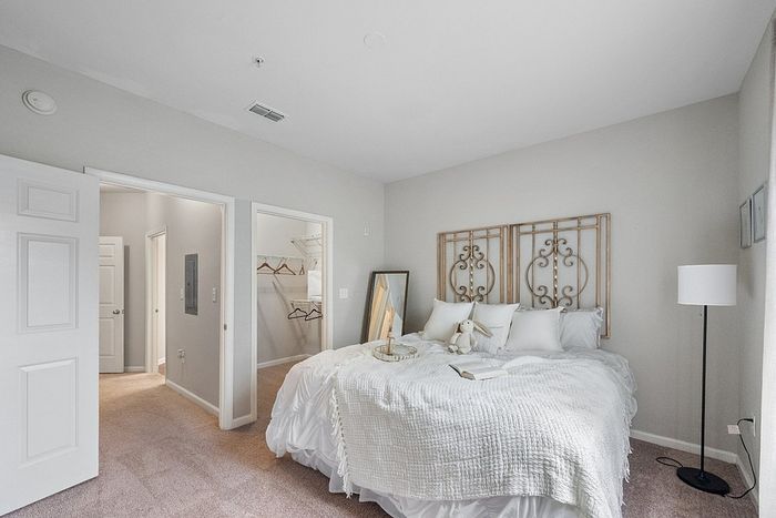 Centerville Manor - Cozy Bedroom