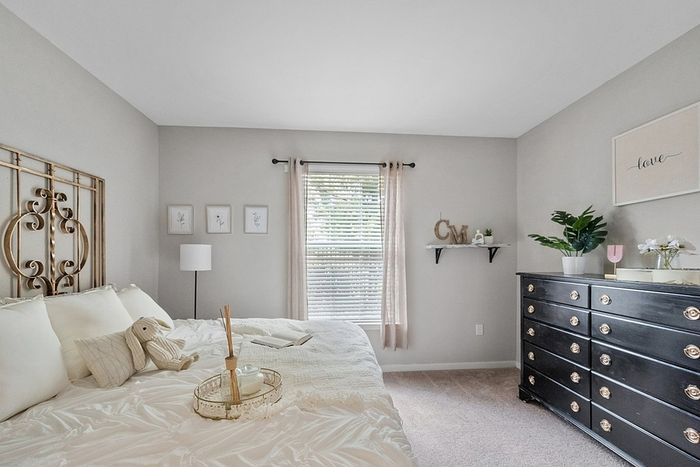 Centerville Manor - Cozy Bedroom