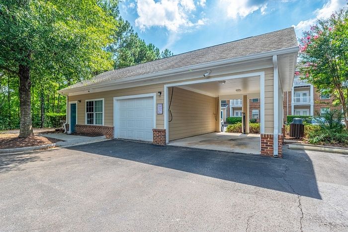 Centerville Manor - Covered Carport