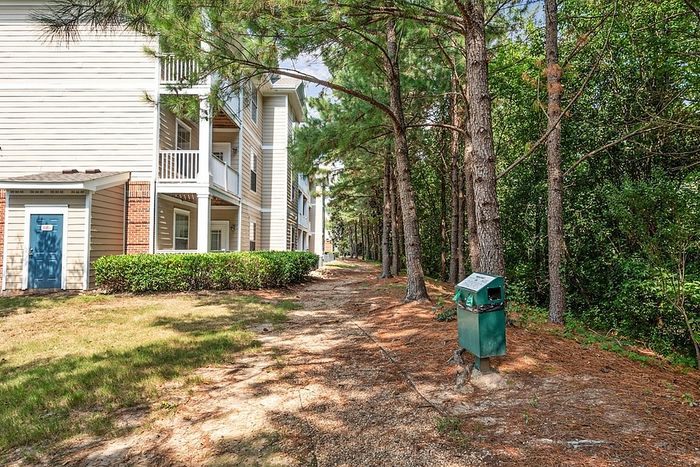 Centerville Manor - Wooded Walkway