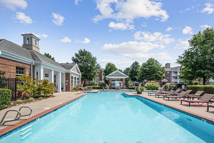 Centerville Manor - Outdoor Pool