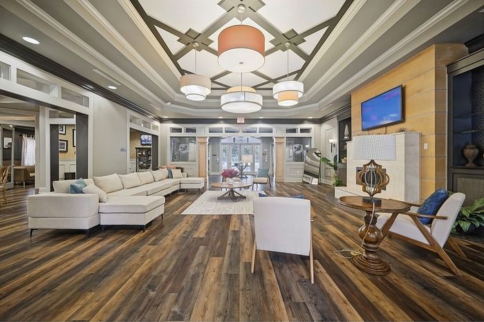Fenwyck Manor - Elegant Lounge