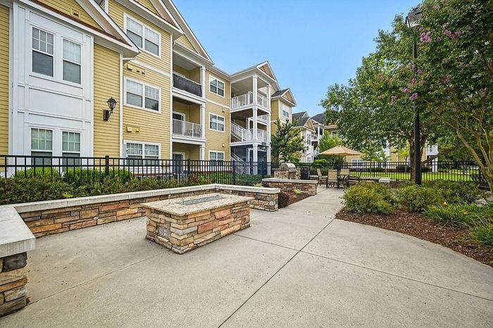 Fenwyck Manor - Outdoor Patio
