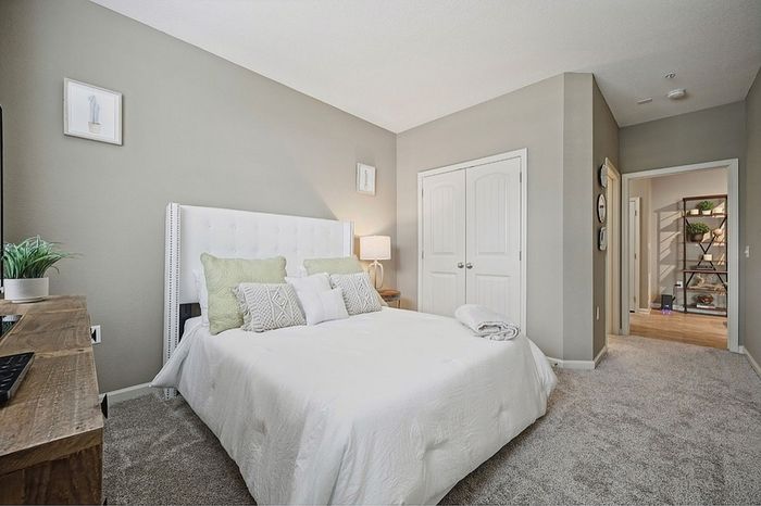 Fenwyck Manor - Cozy Bedroom