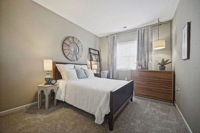 Fenwyck Manor - Cozy Bedroom