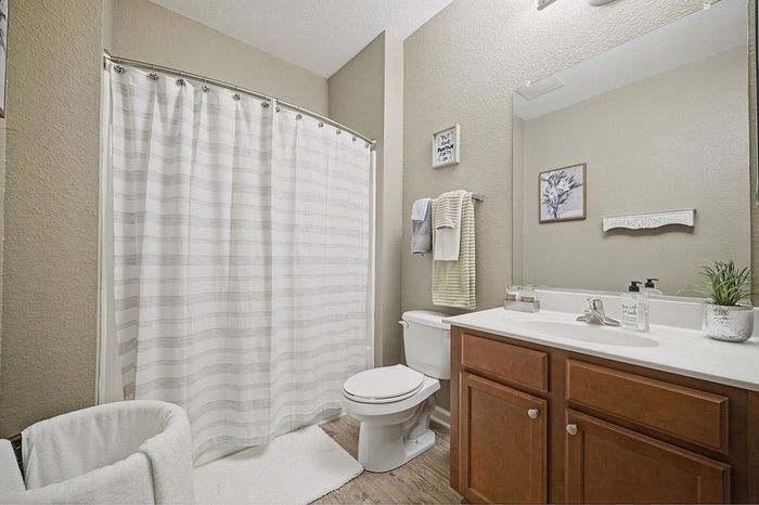 Fenwyck Manor - Bathroom Interior