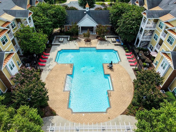 Fenwyck Manor - Outdoor Pool