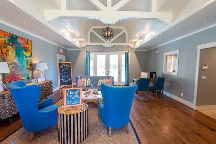 The Lakes Apartments