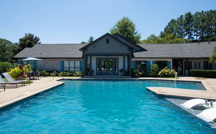 The Lakes Apartments
