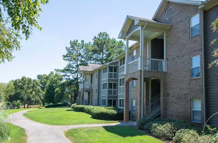The Lakes Apartments