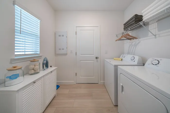 Wash room with washer and dryer