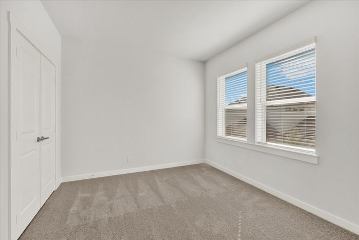 unfurnished bedroom